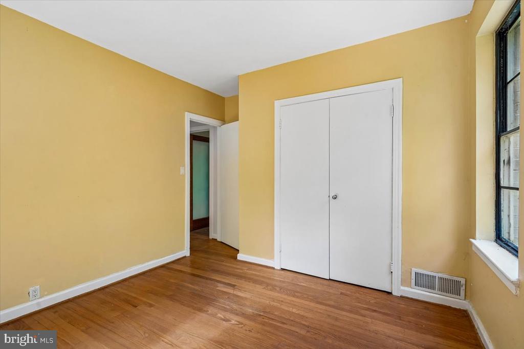 1208 SHENANDOAH ROAD
