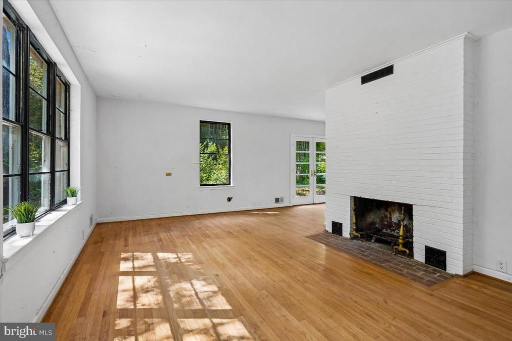 1208 SHENANDOAH ROAD