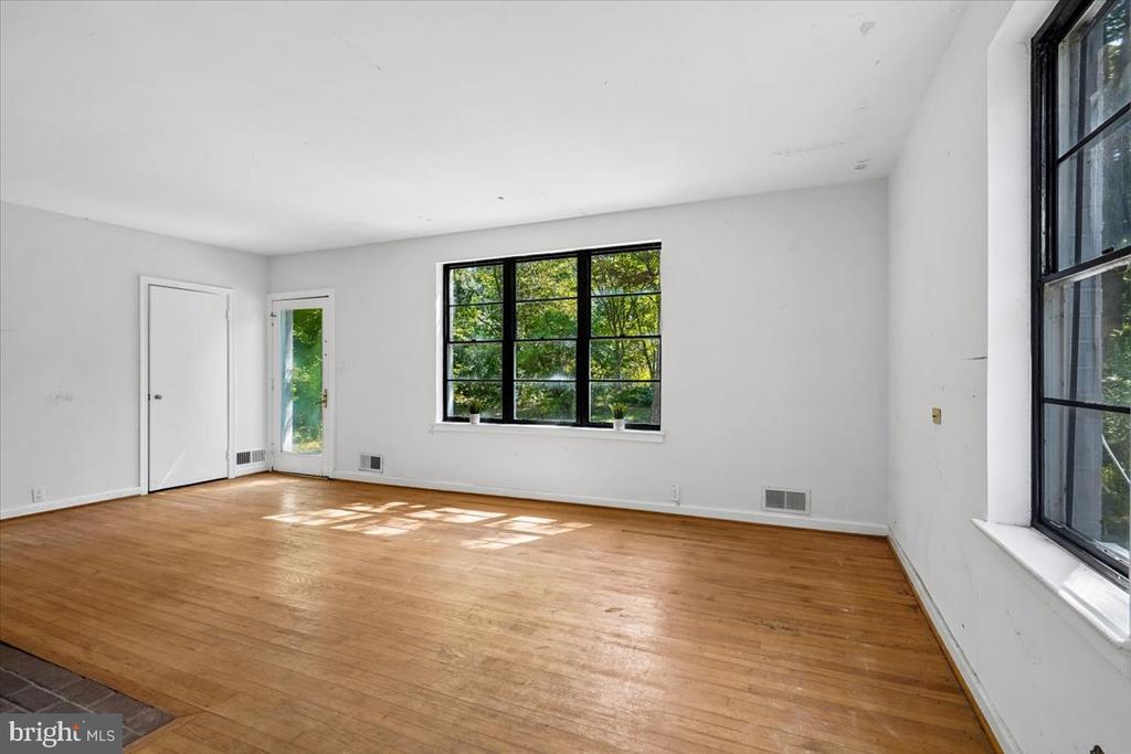 1208 SHENANDOAH ROAD