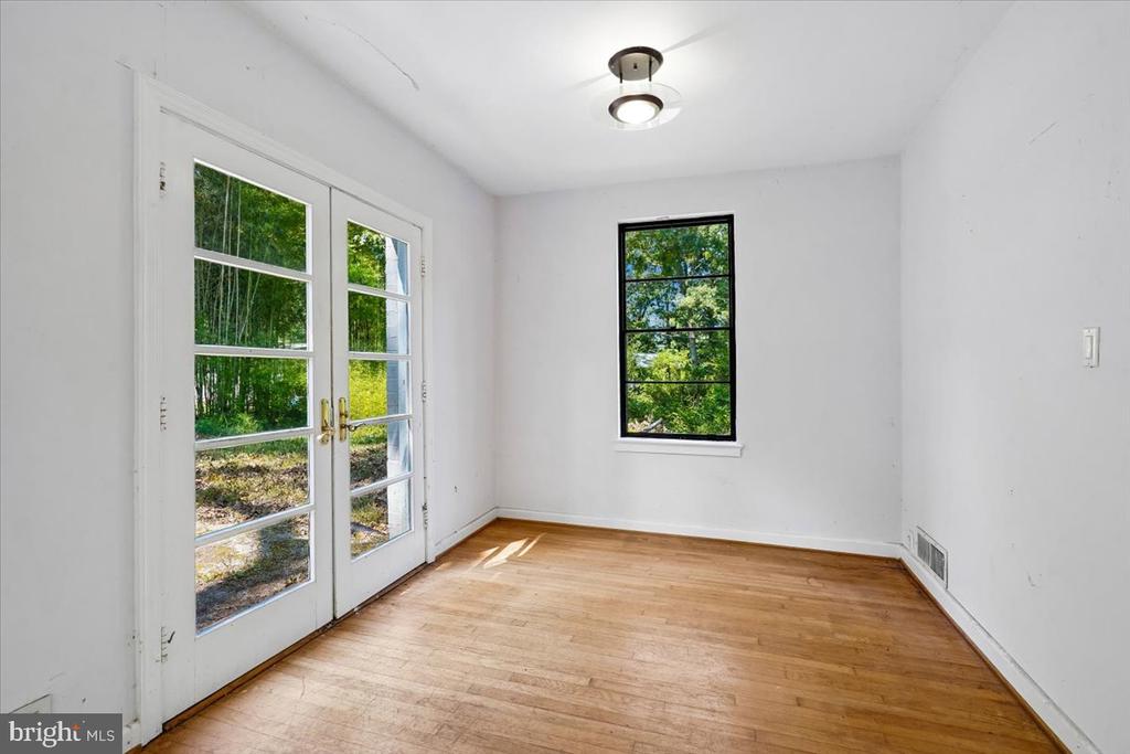 1208 SHENANDOAH ROAD