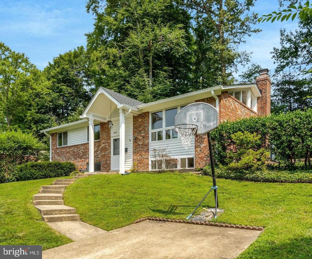 8622 KENILWORTH DRIVE
