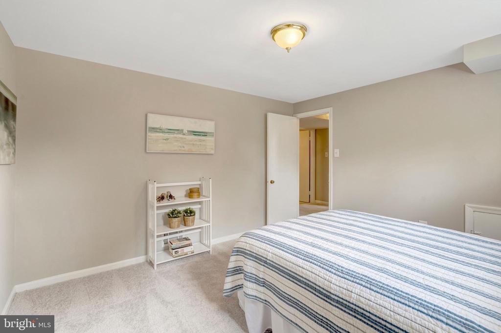 8622 KENILWORTH DRIVE