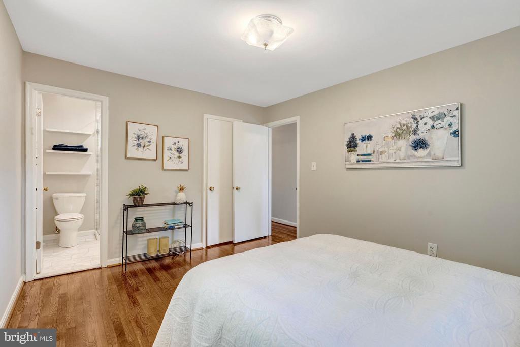 8622 KENILWORTH DRIVE