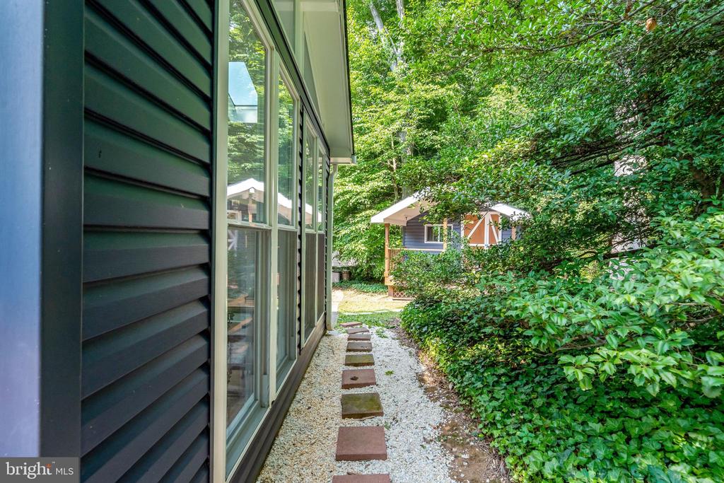 8622 KENILWORTH DRIVE