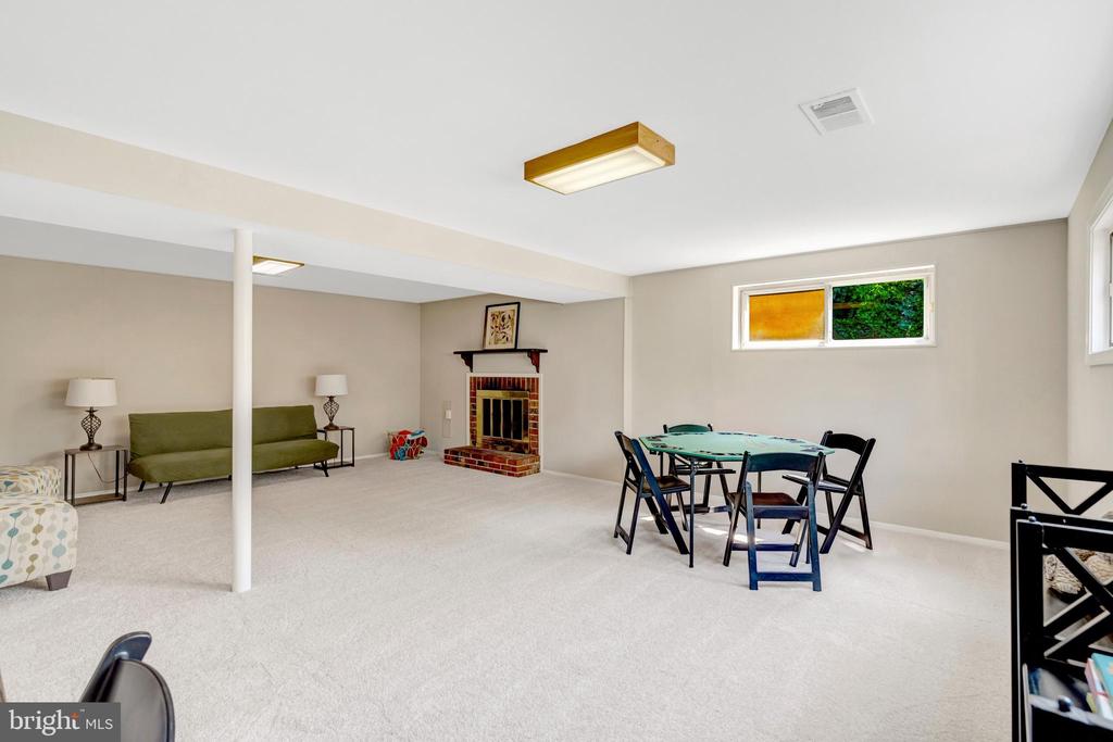 8622 KENILWORTH DRIVE