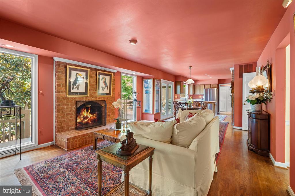 7200 LUDWOOD COURT