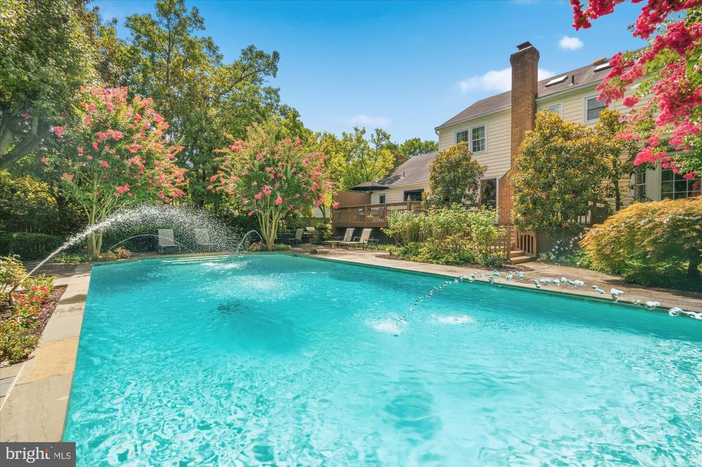7200 LUDWOOD COURT