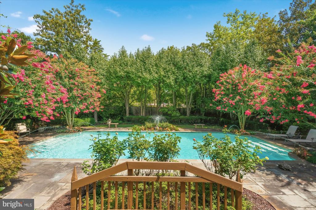 7200 LUDWOOD COURT