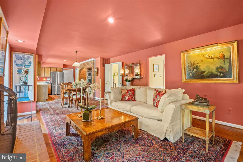 7200 LUDWOOD COURT