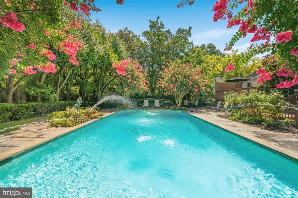7200 LUDWOOD COURT