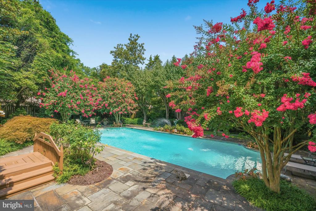 7200 LUDWOOD COURT