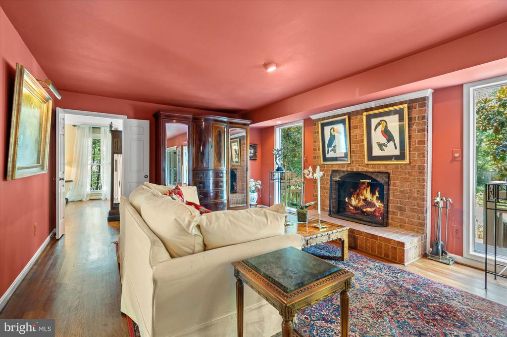 7200 LUDWOOD COURT