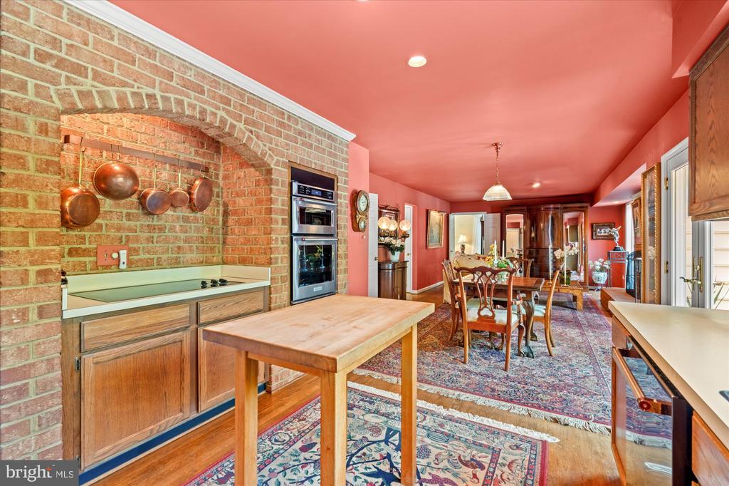 7200 LUDWOOD COURT