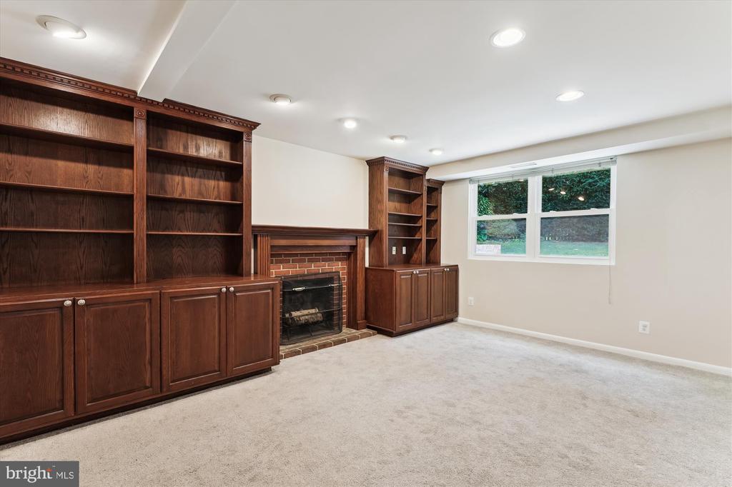 6916 SOUTHRIDGE DRIVE