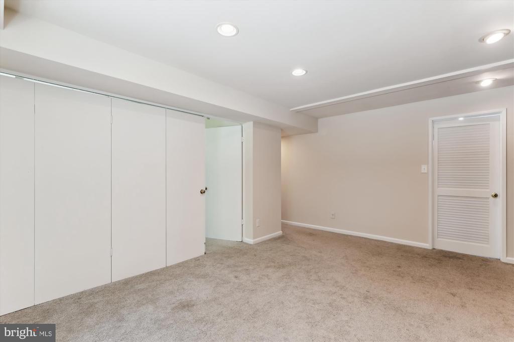 6916 SOUTHRIDGE DRIVE