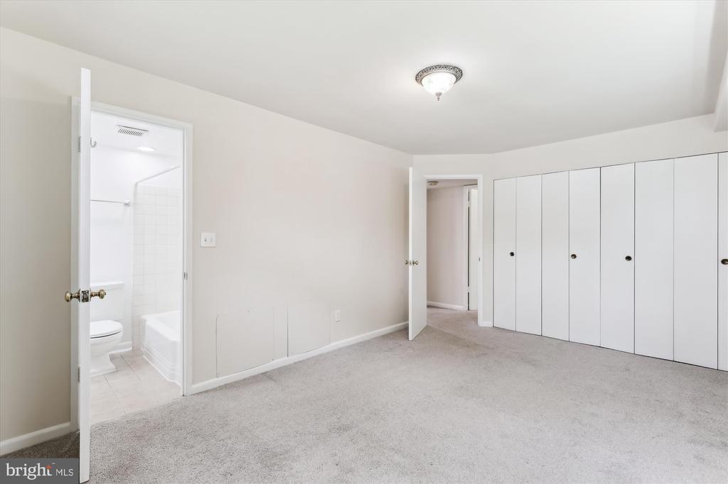6916 SOUTHRIDGE DRIVE