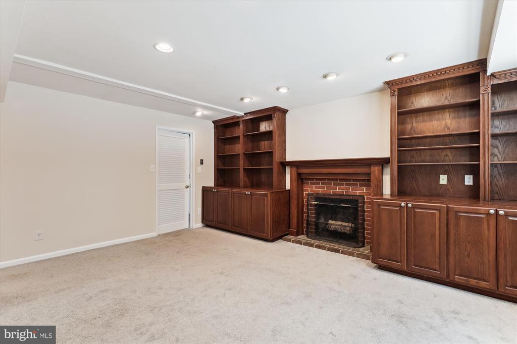 6916 SOUTHRIDGE DRIVE