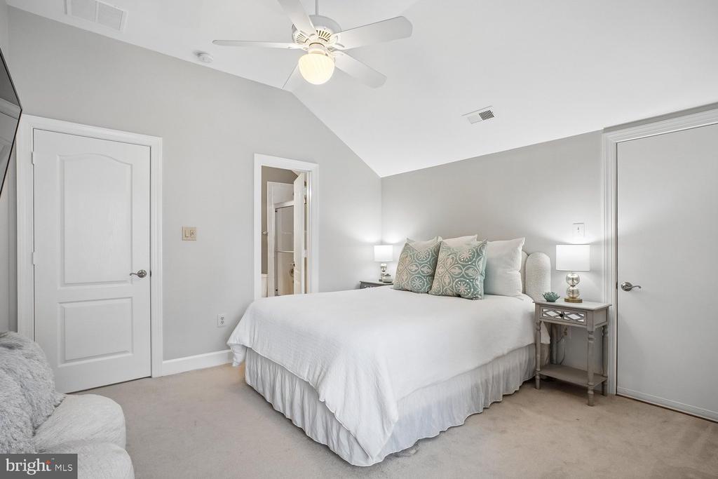 2755 OAKTON PLANTATION LANE