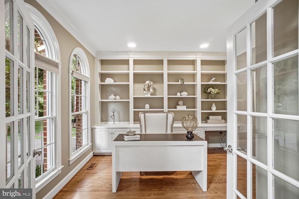 2755 OAKTON PLANTATION LANE