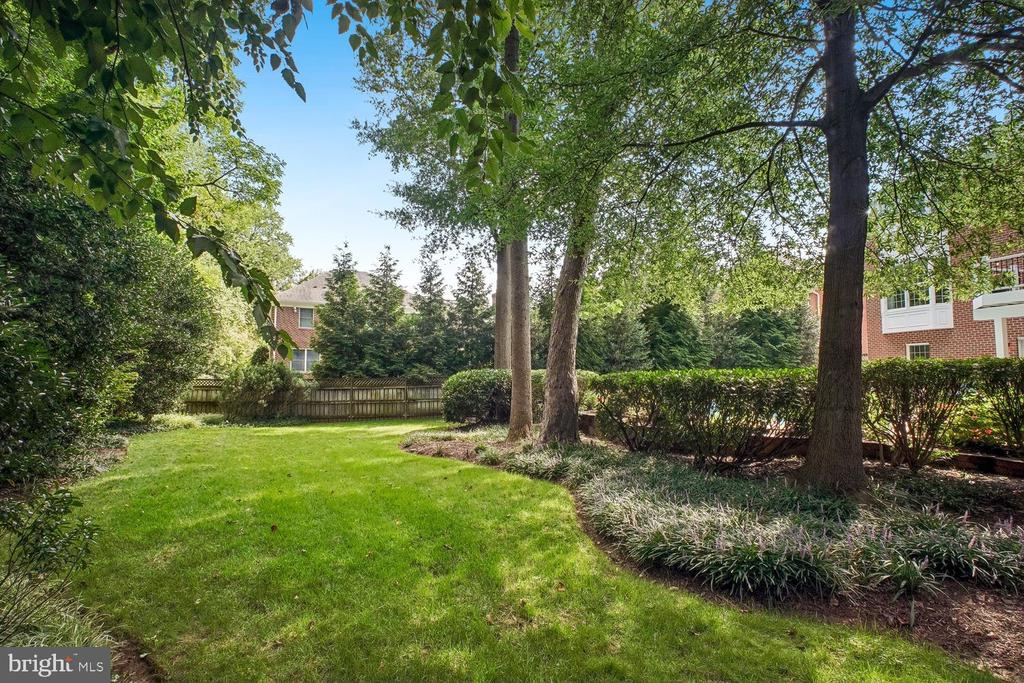 2755 OAKTON PLANTATION LANE