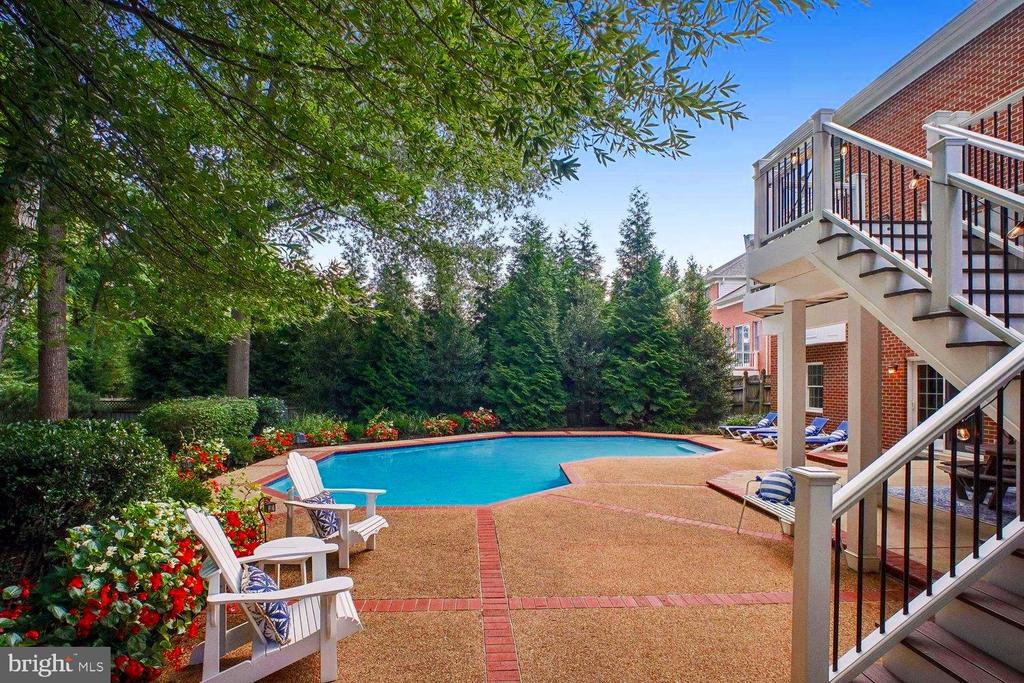2755 OAKTON PLANTATION LANE