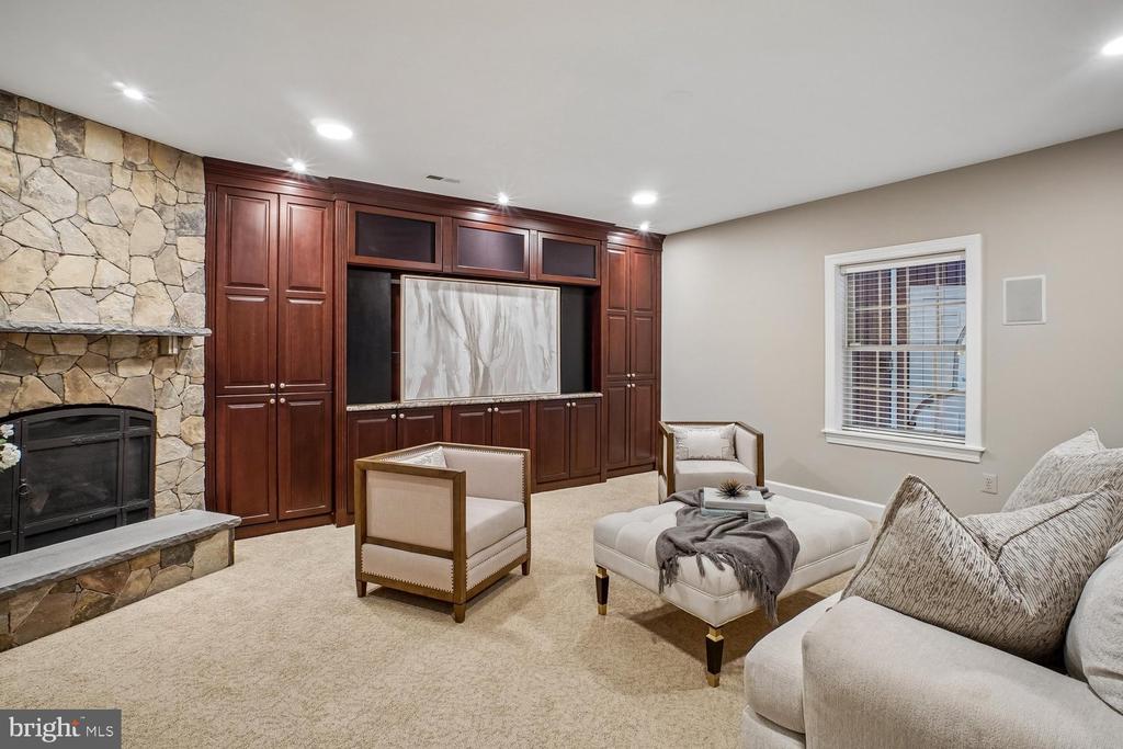 2755 OAKTON PLANTATION LANE