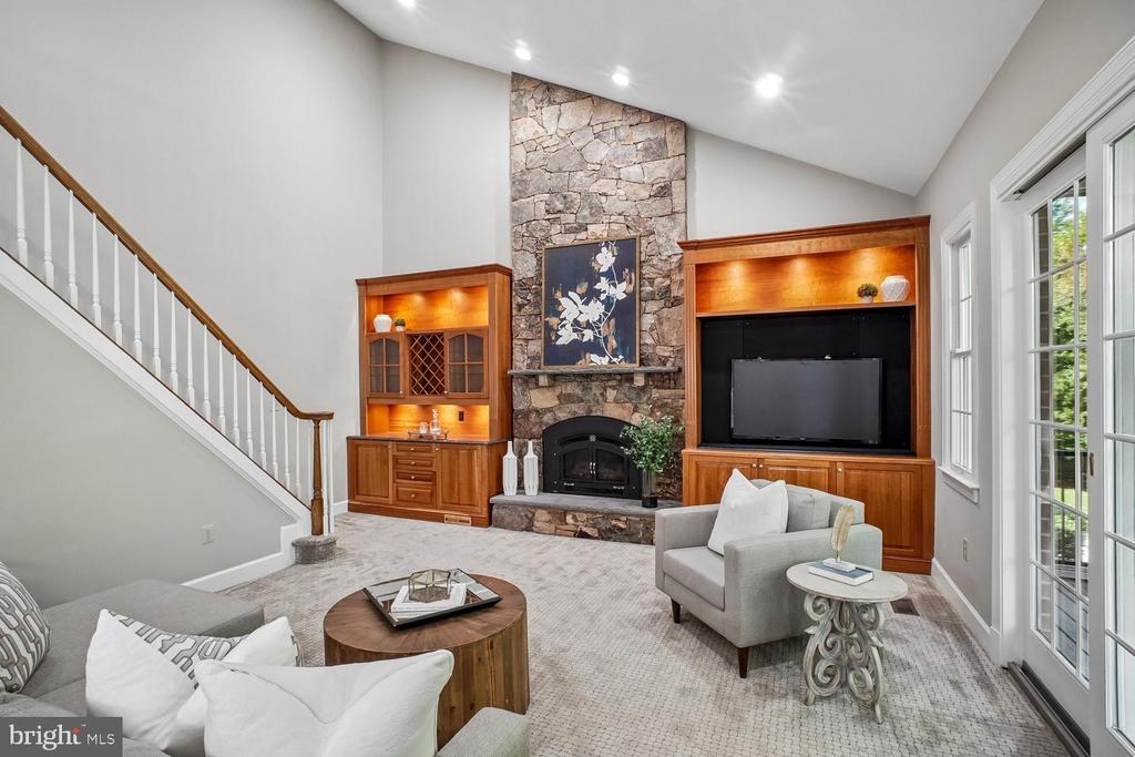 2755 OAKTON PLANTATION LANE