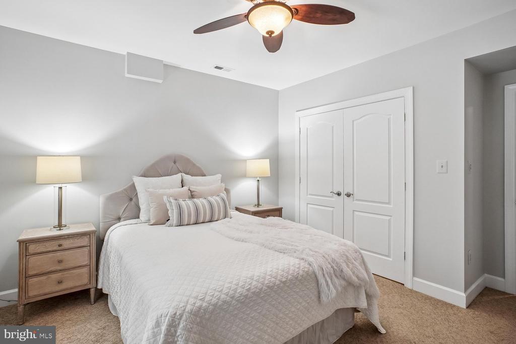 2755 OAKTON PLANTATION LANE