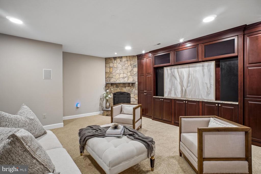 2755 OAKTON PLANTATION LANE