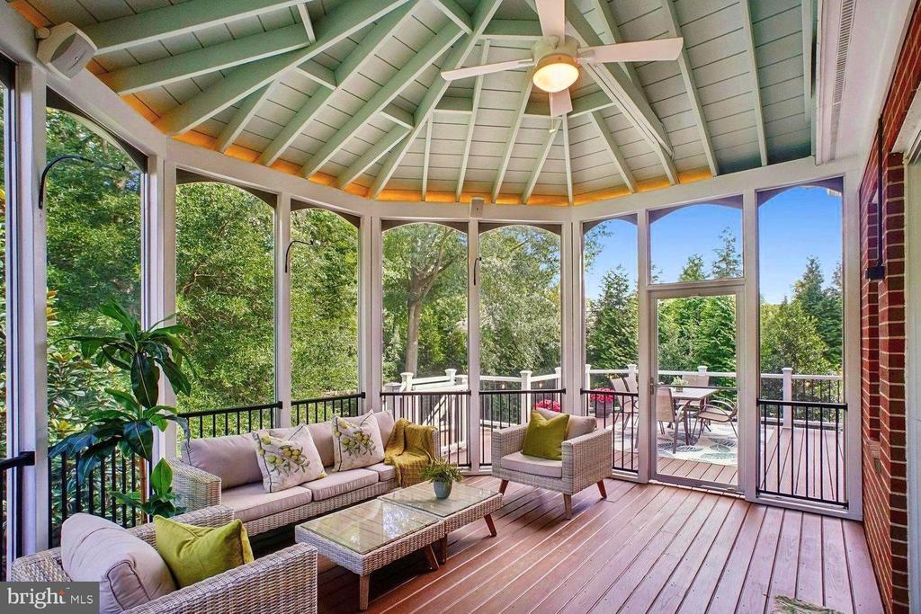 2755 OAKTON PLANTATION LANE