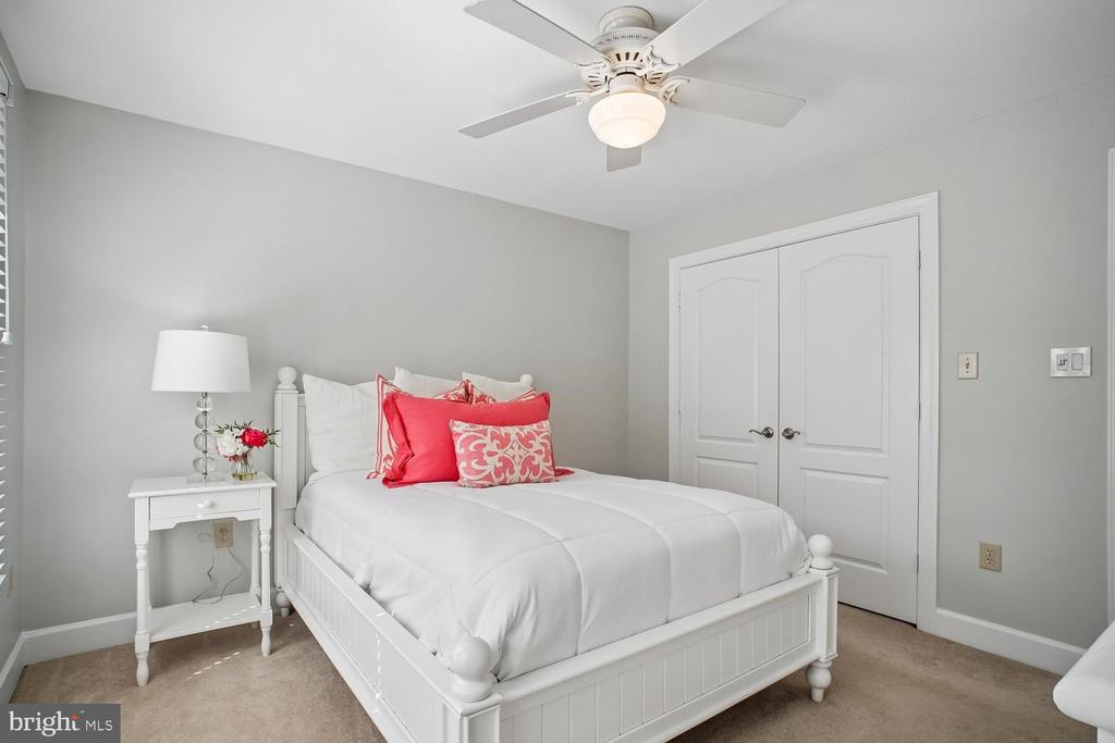 2755 OAKTON PLANTATION LANE