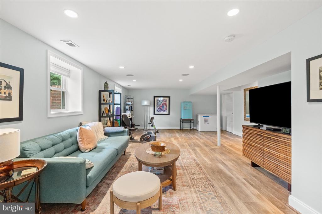 9309 ALLWOOD DRIVE