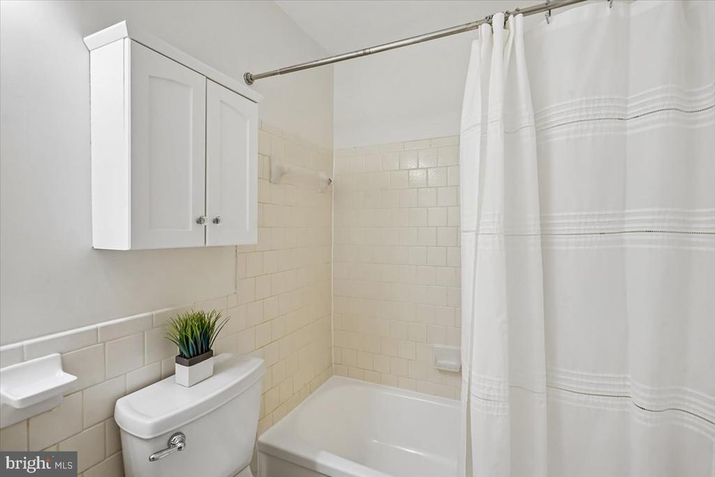 1935 WILSON LANE Unit: 304