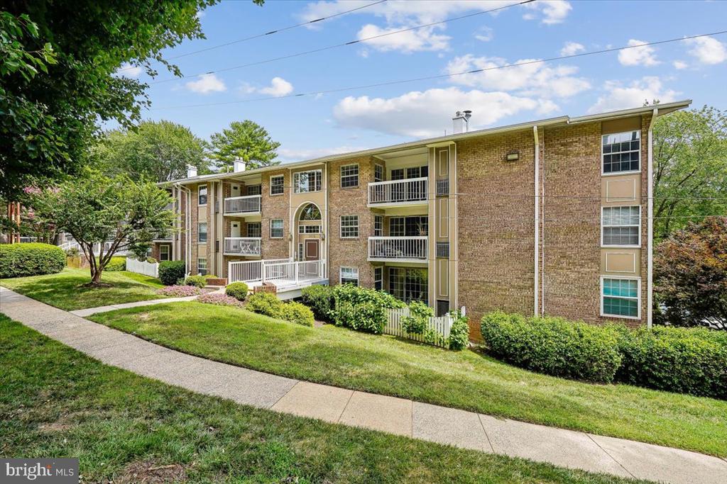 1935 WILSON LANE Unit: 304