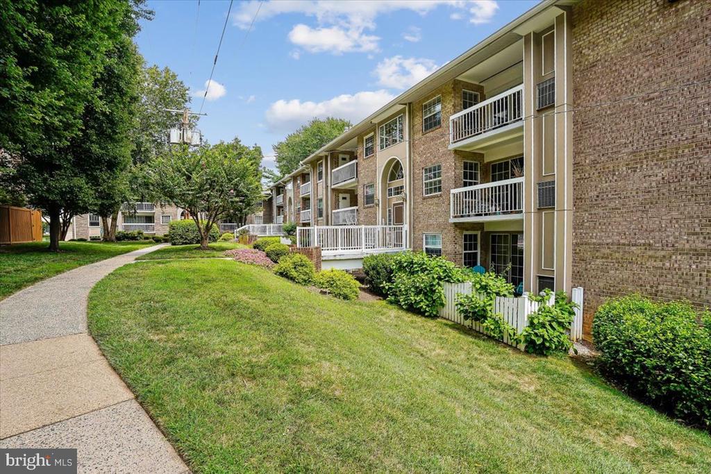 1935 WILSON LANE Unit: 304