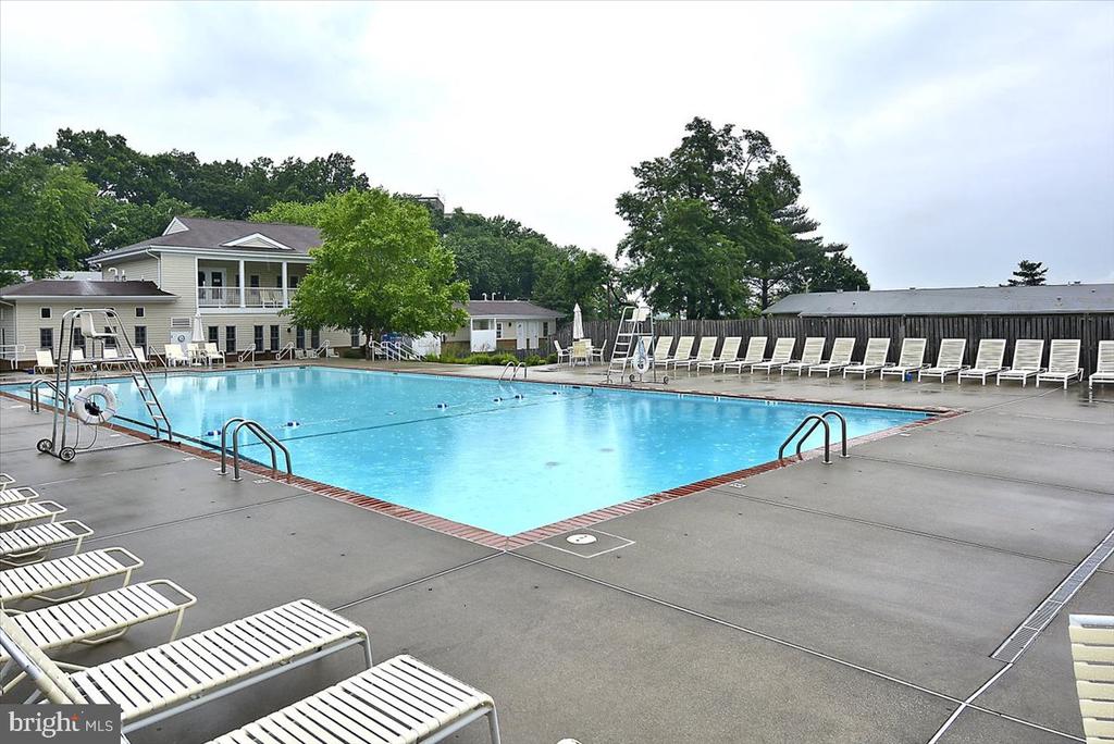 1935 WILSON LANE Unit: 304