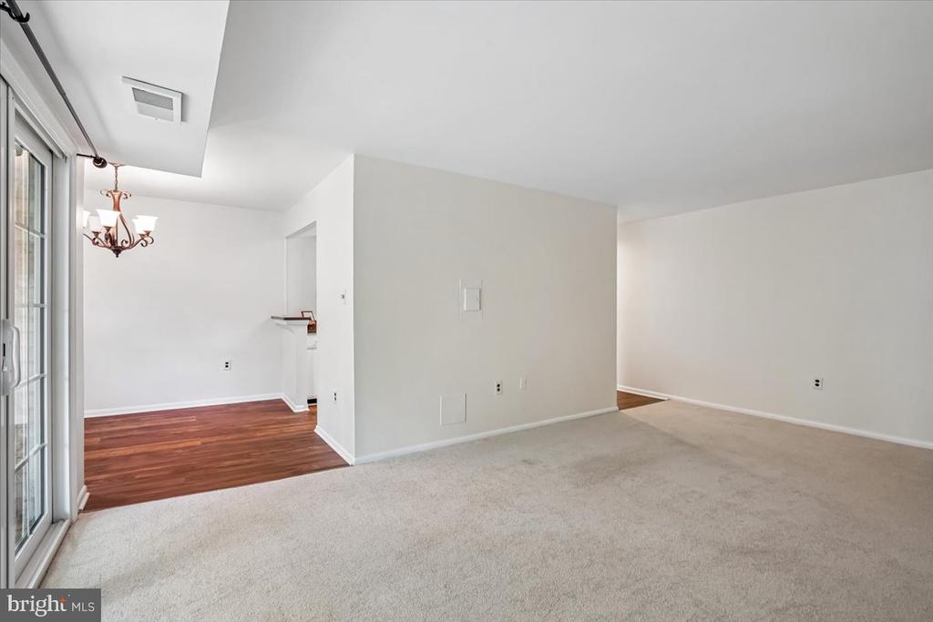 1935 WILSON LANE Unit: 304