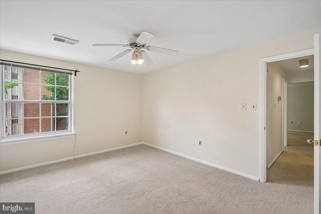 1935 WILSON LANE Unit: 304