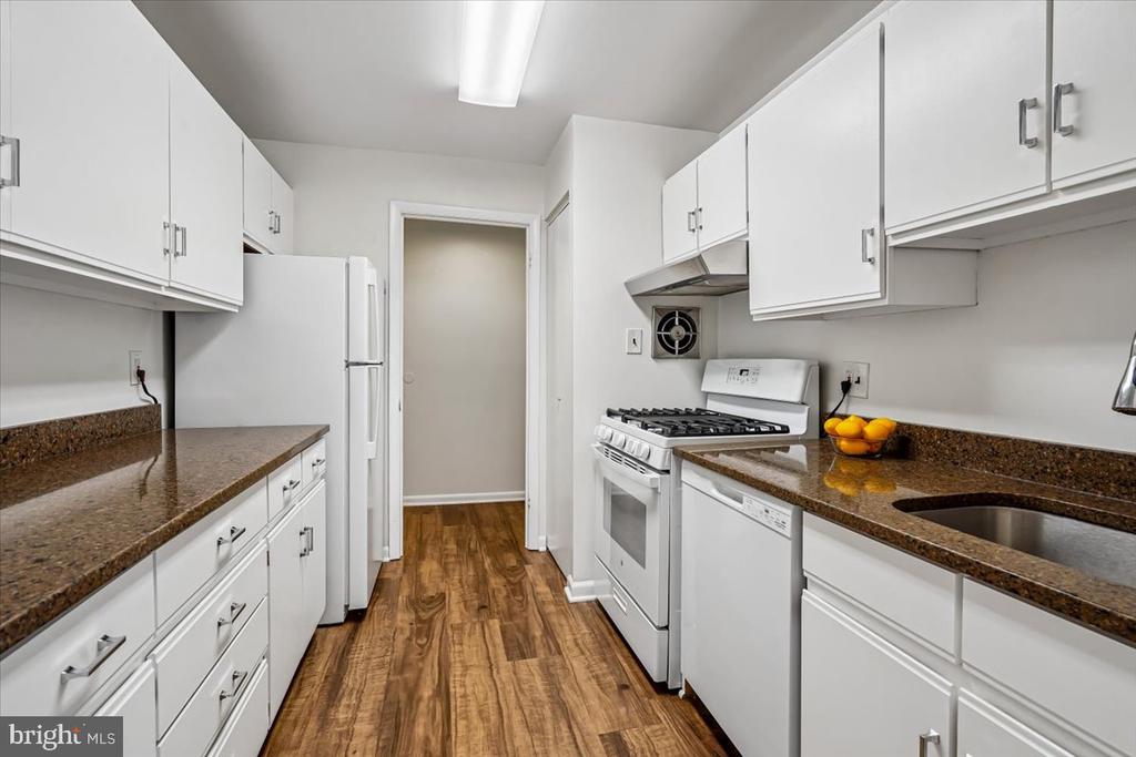 1935 WILSON LANE Unit: 304