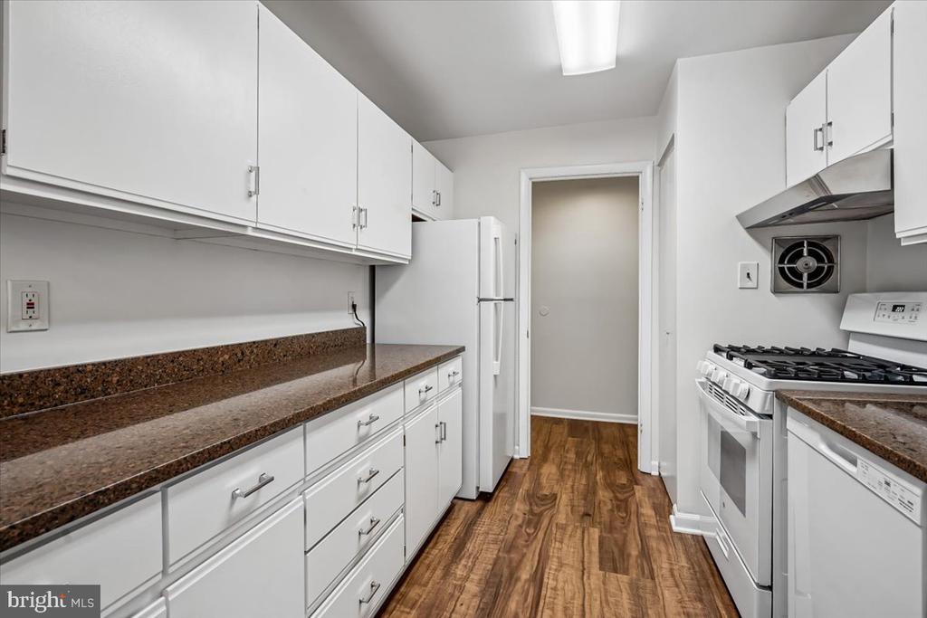 1935 WILSON LANE Unit: 304