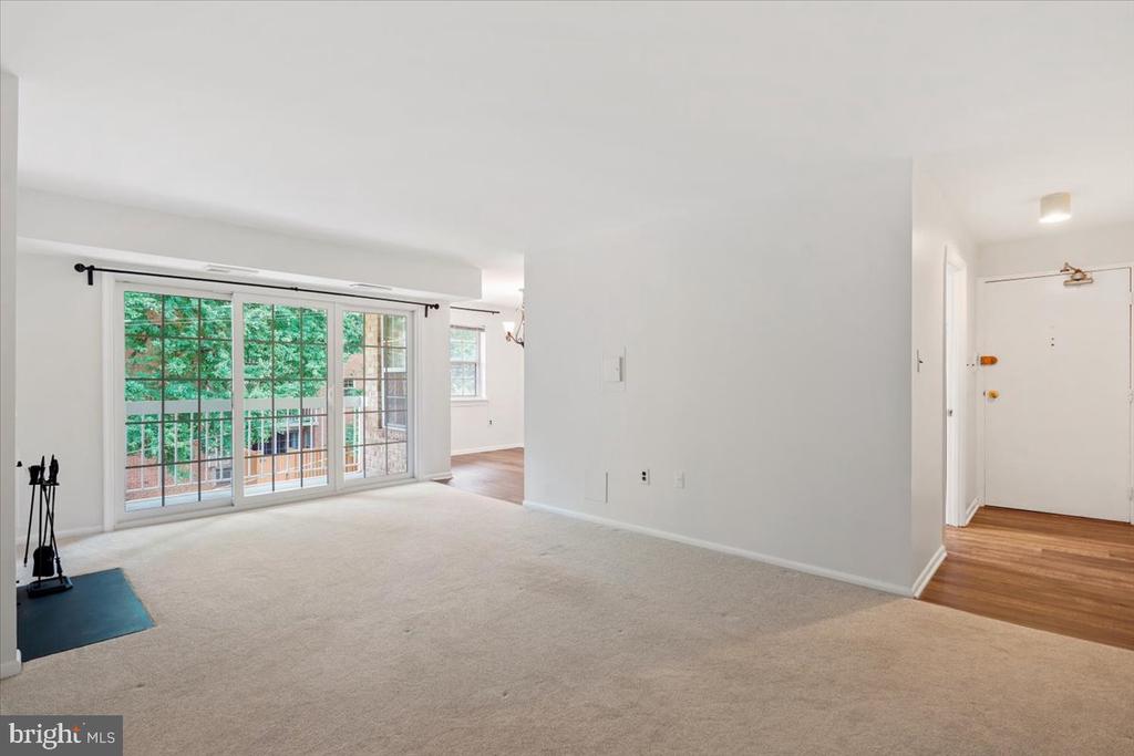 1935 WILSON LANE Unit: 304