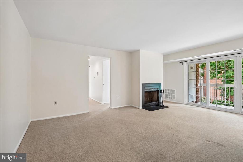 1935 WILSON LANE Unit: 304