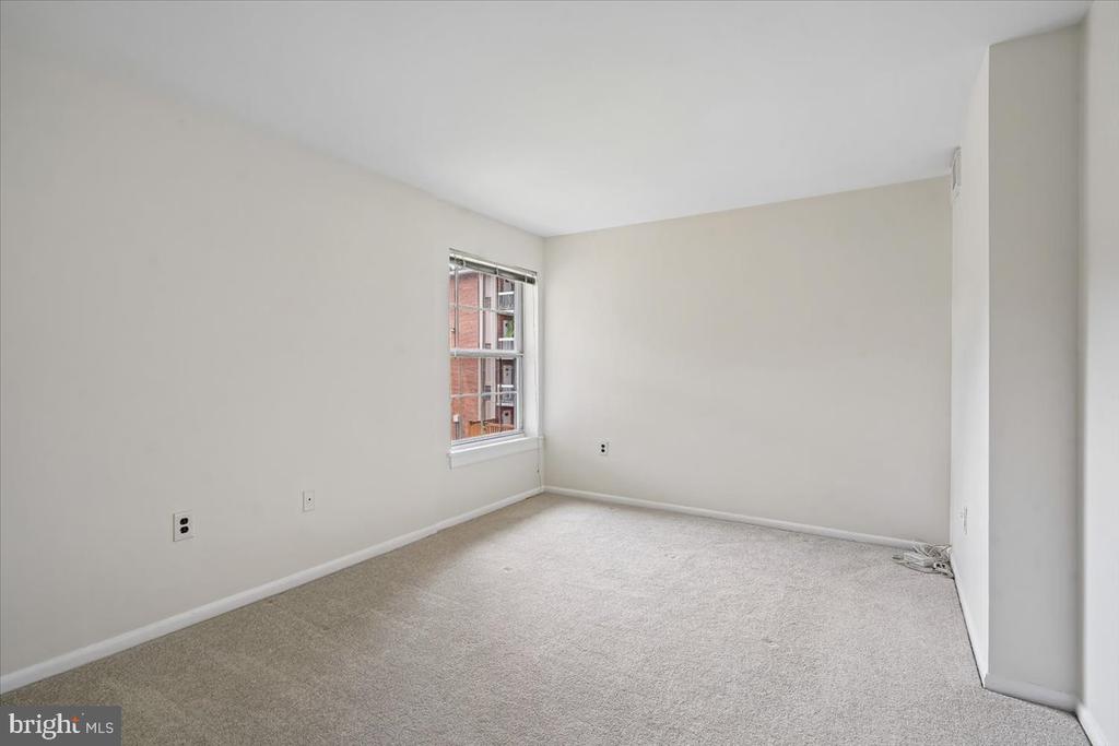 1935 WILSON LANE Unit: 304