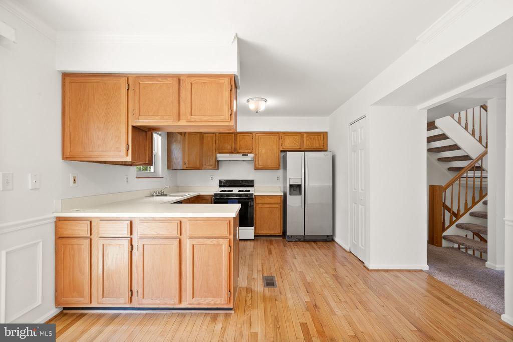 7369 RHONDDA DRIVE
