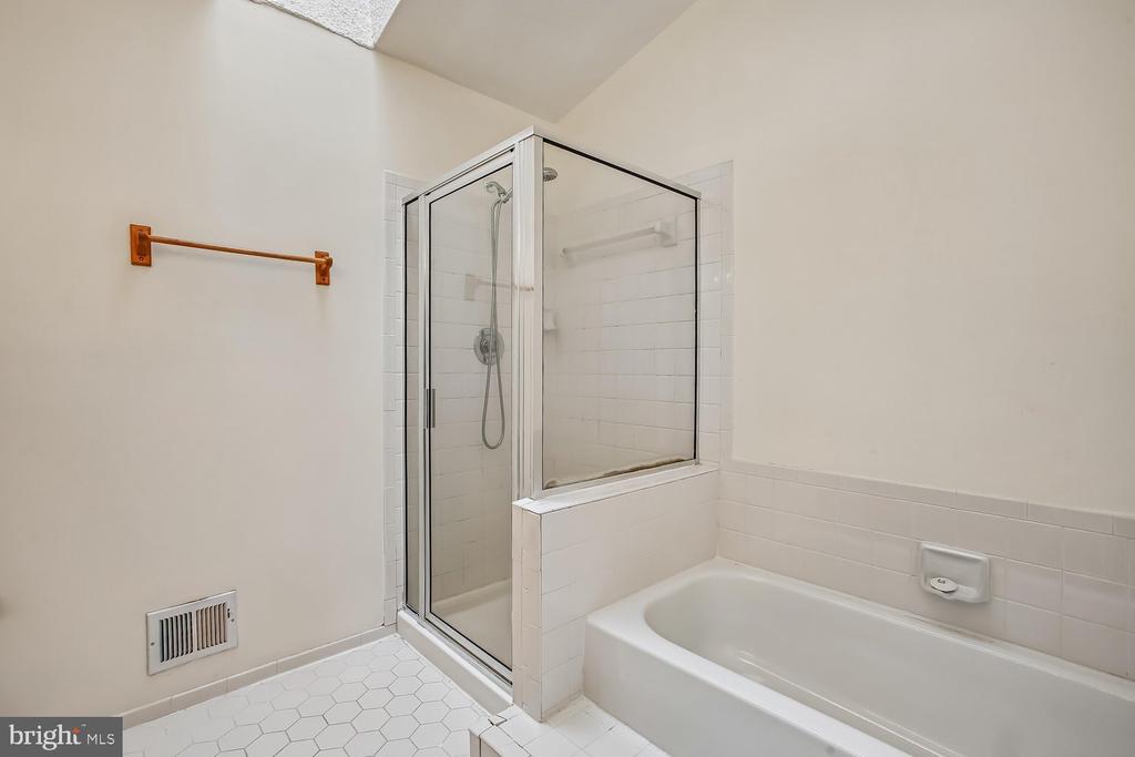 5944 NORHAM DRIVE