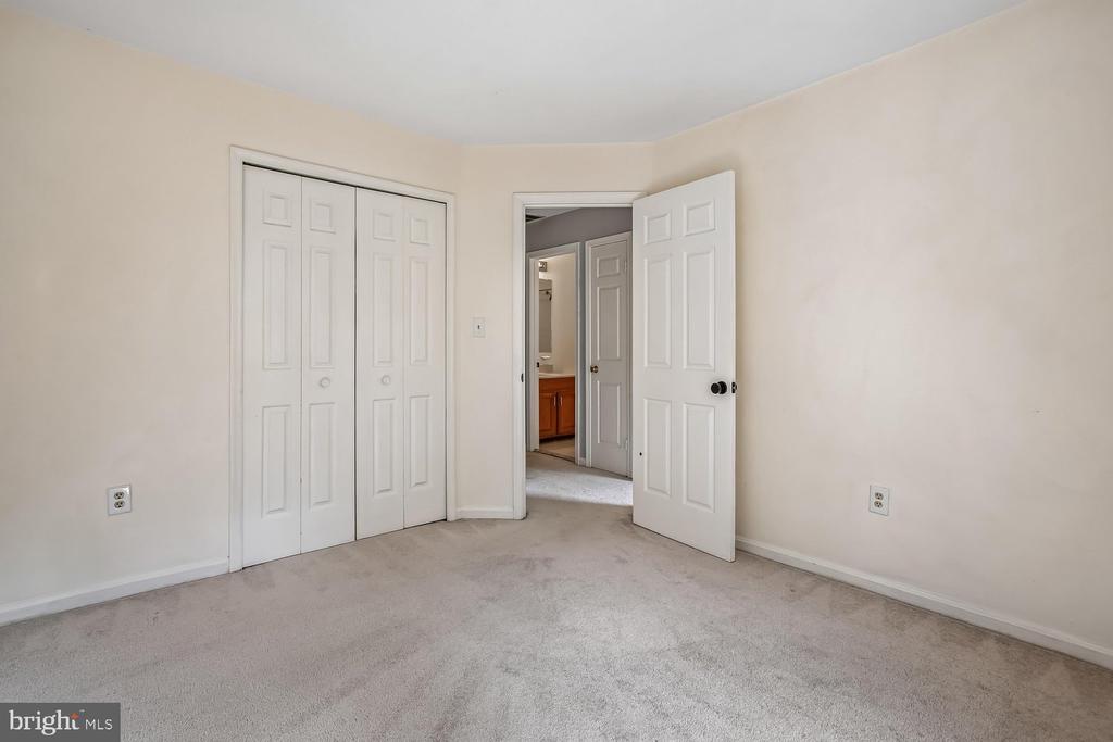 5944 NORHAM DRIVE