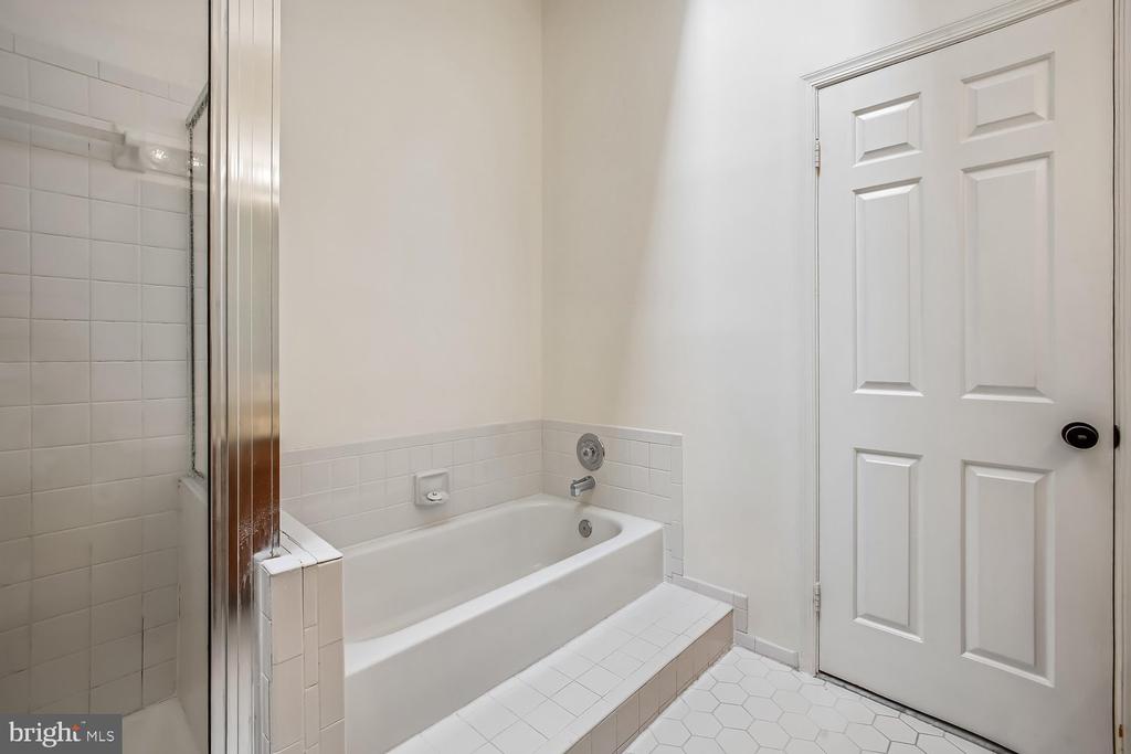 5944 NORHAM DRIVE
