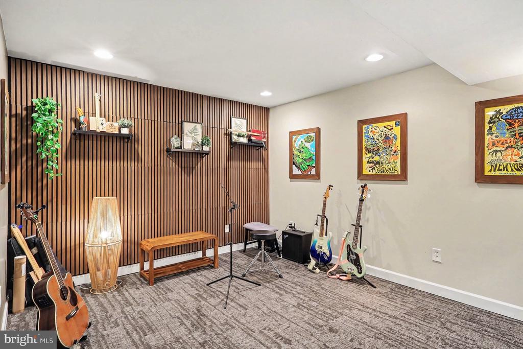 726 GENTLE BREEZE COURT