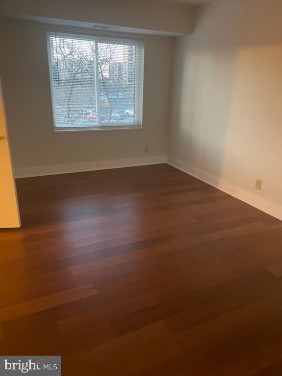 8340 GREENSBORO Unit: 221