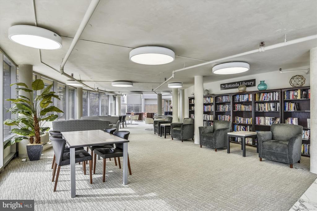8340 GREENSBORO Unit: 221